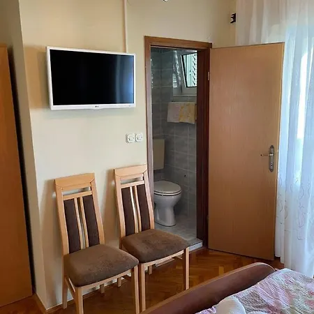 Kaja Apartment *