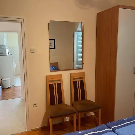 Kaja Apartment *
